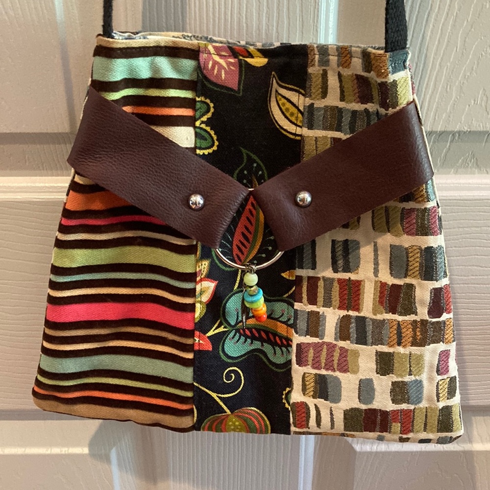 NWOT Fun fabric crossbody bag